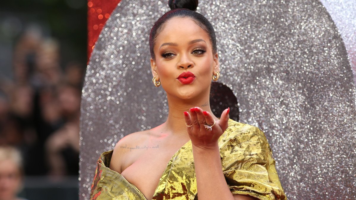 Самая богатая певица в мире. Rihanna. Rihanna 2018. Rihanna Sparkles.