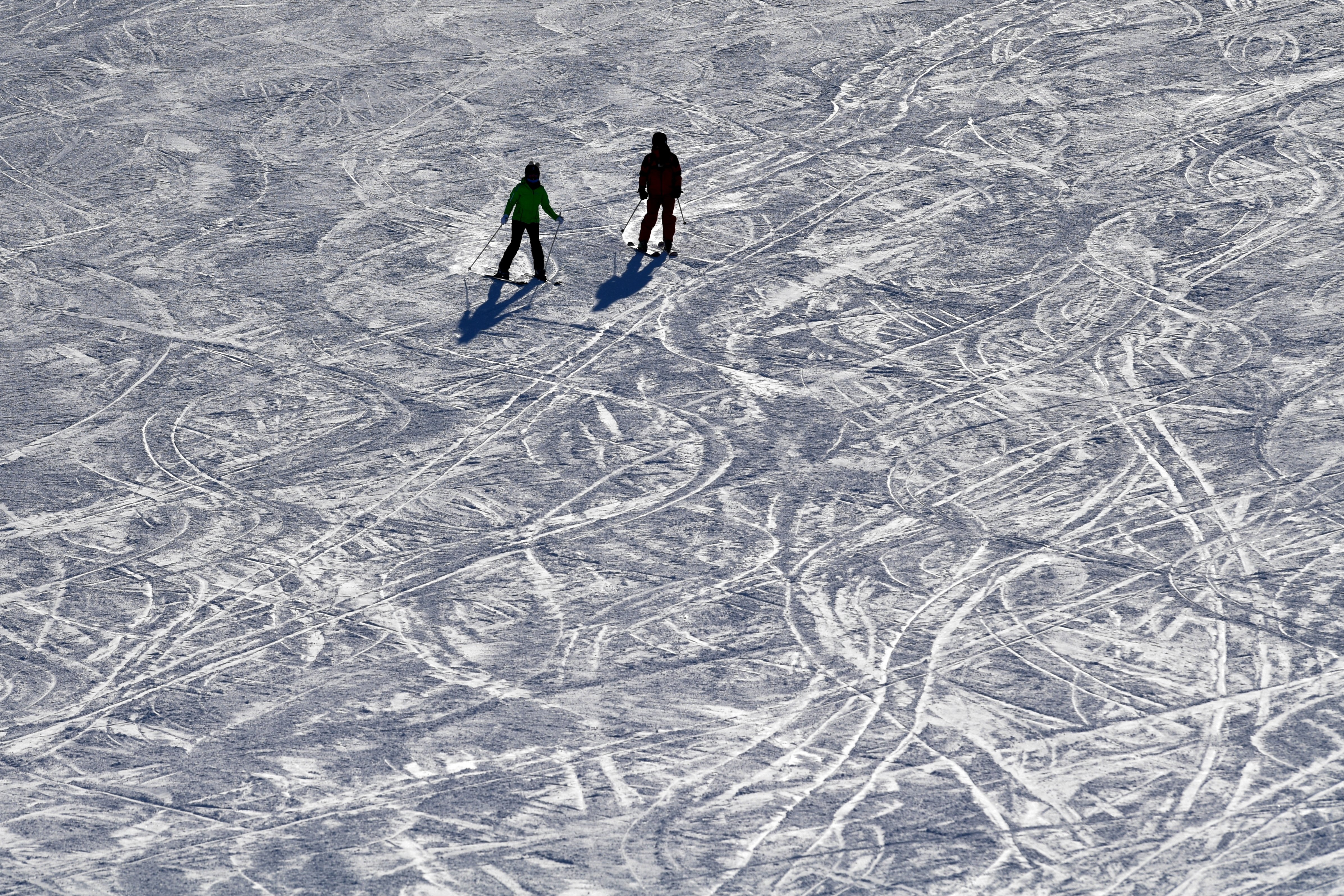 В Хакасии снежная лавина накрыла сноубордиста: видео