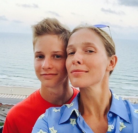 Катя Осадчая  и ее сын Илья 