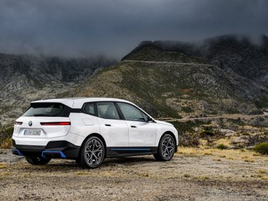 slide image for gallery: 27615 | BMW iX