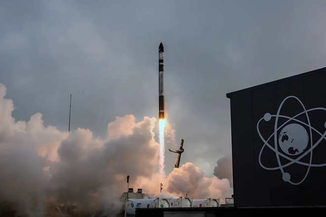 Старт ракеты Electron Старт ракеты Electron