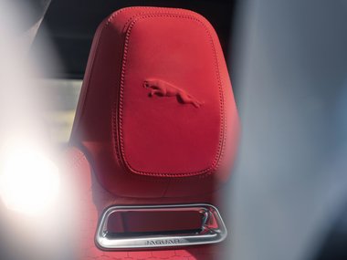 slide image for gallery: 26574 | Jaguar F-Pace