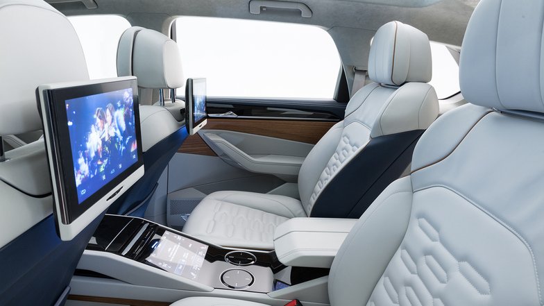 slide image for gallery: 22290 | Новый Volkswagen Touareg: 5 самых важных фактов. Интерьер