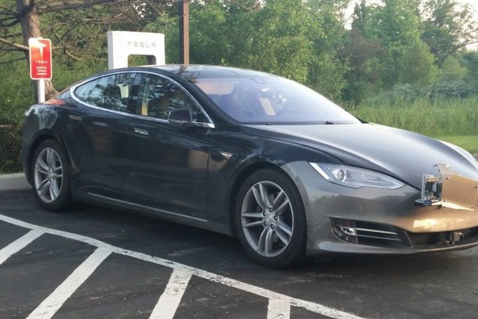 Tesla последнее поколение. Тесла в новом поколении. Новые модели Тесла прототип. Тесла в городе Неман.