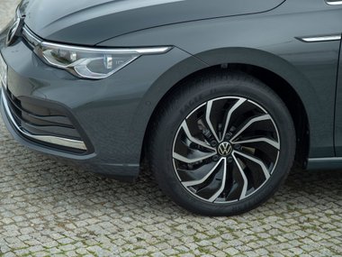 slide image for gallery: 25434 | Volkswagen Golf