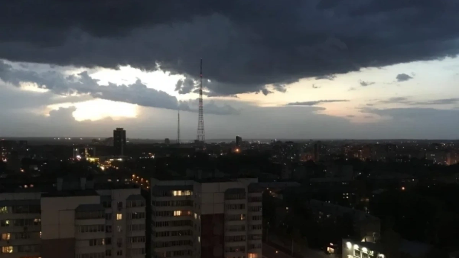 Погода в Москве и в европейской части России формировалась под влиянием ложбины, которая возникла из-за блокирования воздушных потоков над Северной Евразией Погода в Москве и в европейской части России формировалась под влиянием ложбины, которая возникла из-за блокирования воздушных потоков над Северной Евразией