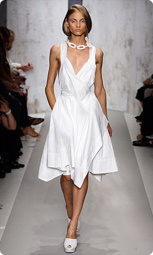 Белое платье Donna Karan