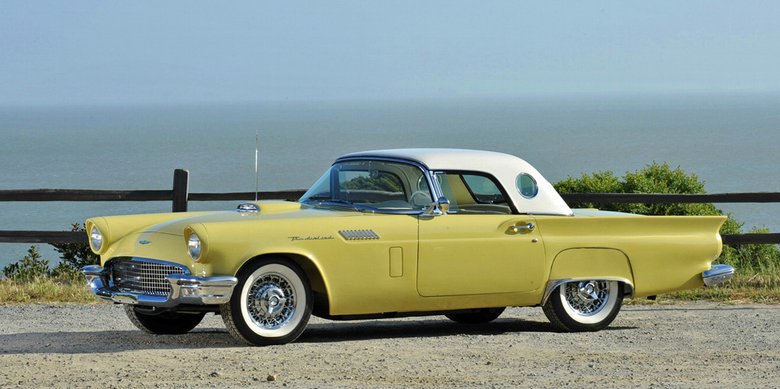 Машина 1957 модельного года — последнего для первого поколения Thunderbird