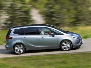 slide image for gallery: 25808 | Opel Zafira 4,4