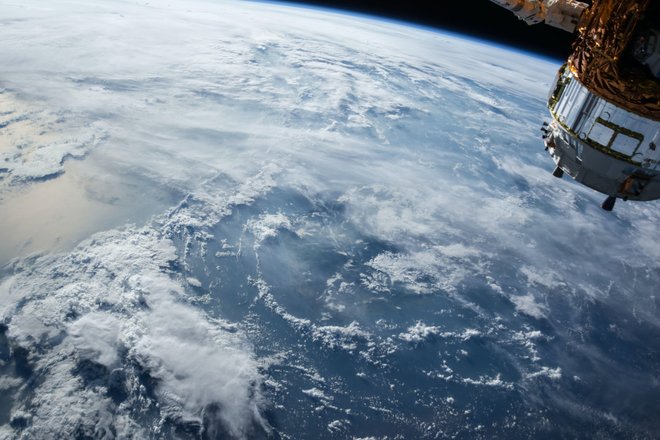 Фото спутника над Землей из космоса. Фото: NASA