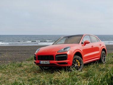 slide image for gallery: 25967 | Porsche Cayenne Coupe
