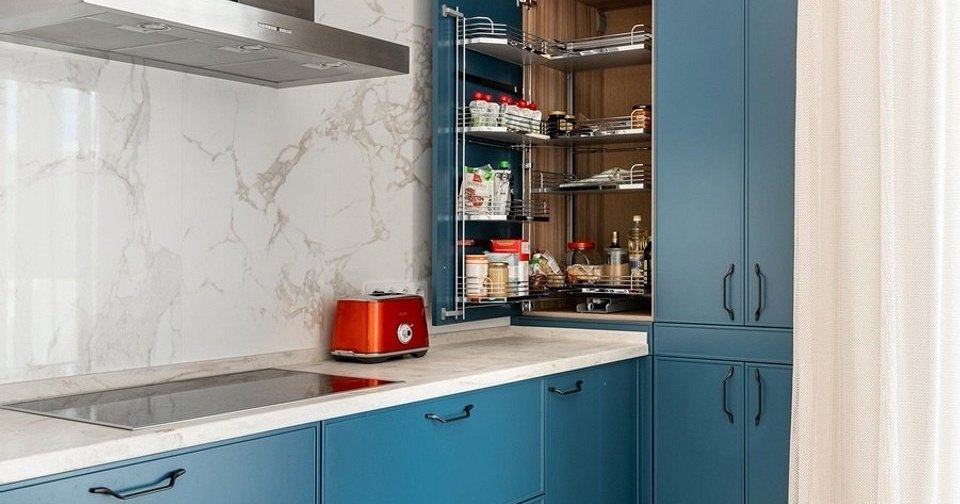 Угловой кухонный шкаф: какой выбрать, как использовать, 5 вариантов наполнения и 71 фото