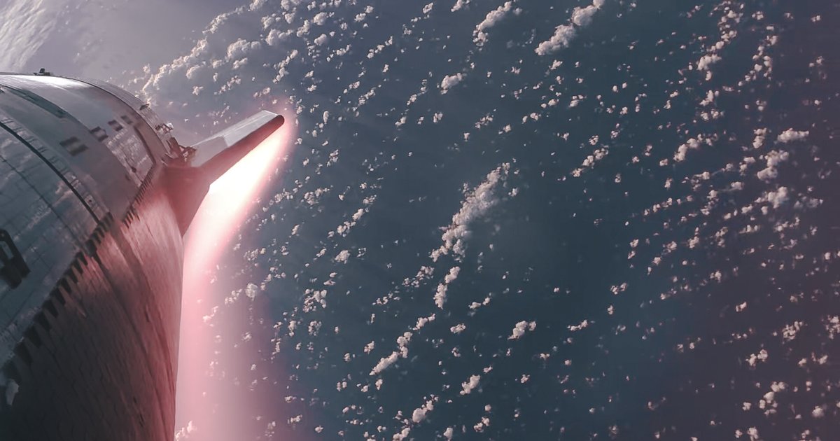 За секунды до потери связи: опубликованы красочные фото SpaceX Starship