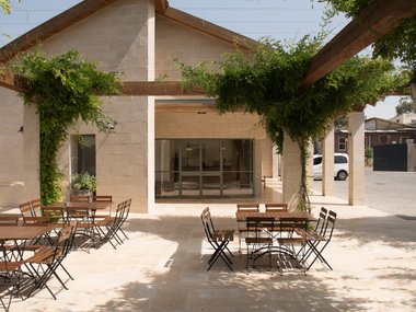 Slide image for gallery: 11095 | Винодельня Castel, где производятся одни из самых популярных израильских вин