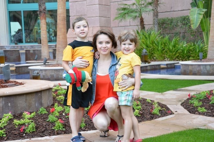Лилия и двое ее детей: Вадим и Каролина