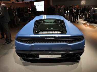 slide image for gallery: 20595 | Lamborghini Huracan LP 610-4 Avio