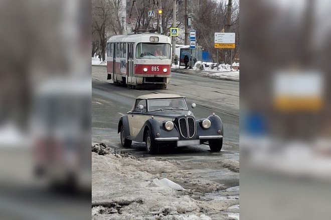 В Самаре сфотографировали редчайший английский кабриолет