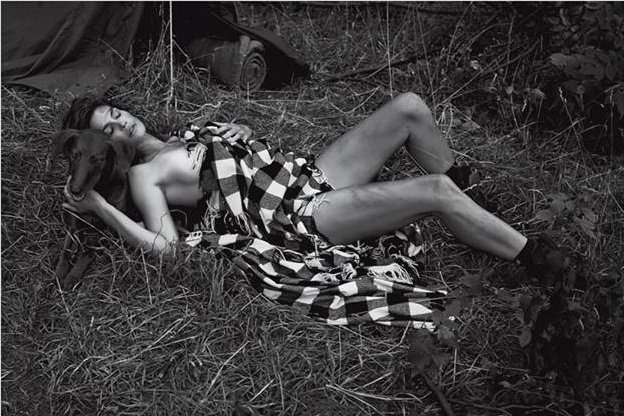 Синди Кроуфорд в фотосессии для V Magazine