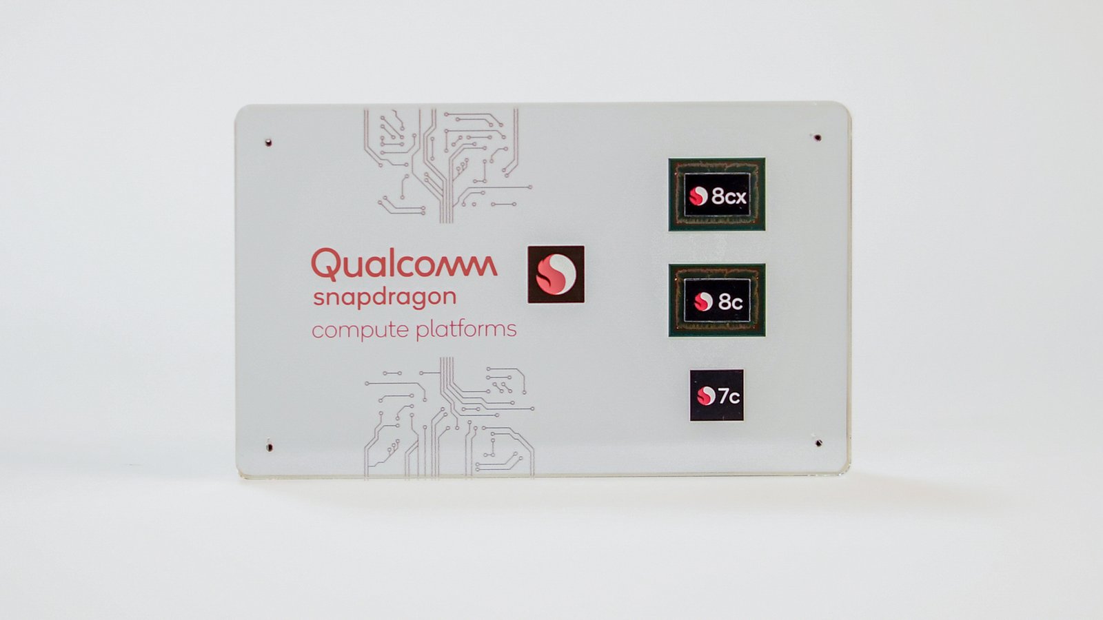 Процессоры Qualcomm Snapdragon 8c и 7c: ноутбуки все больше похожи на  смартфоны - Hi-Tech Mail.ru