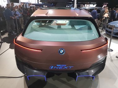 slide image for gallery: 23914 | BMW Vision iNext
