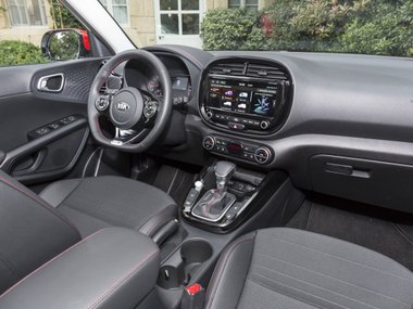 slide image for gallery: 24425 | Kia Soul GT Line
