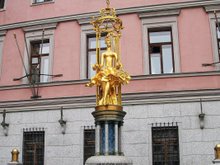 Скульптура-фонтан «Принцесса Турандот» возле Театра имени Вахтангова