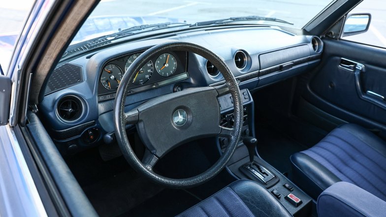 Mercedes-Benz W123: немецкий олдскул Mercedes-Benz W123: немецкий олдскул