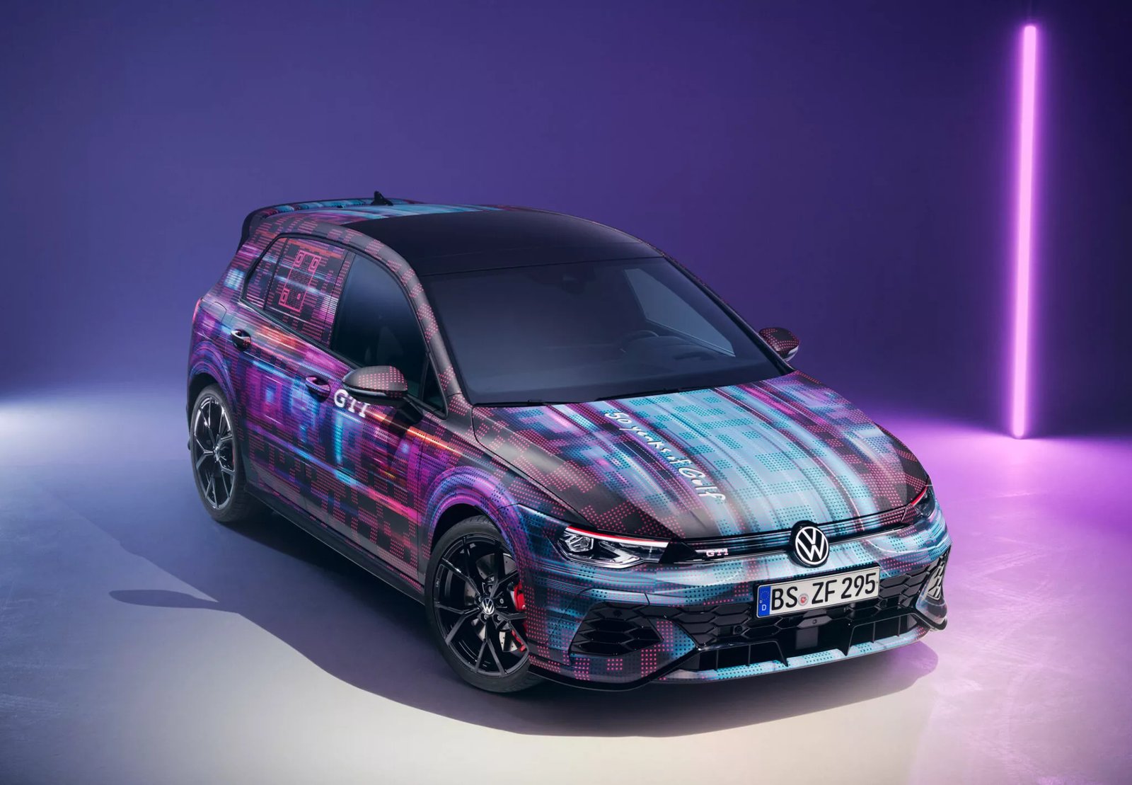 Обновленный VW Golf: первые фото и технические подробности