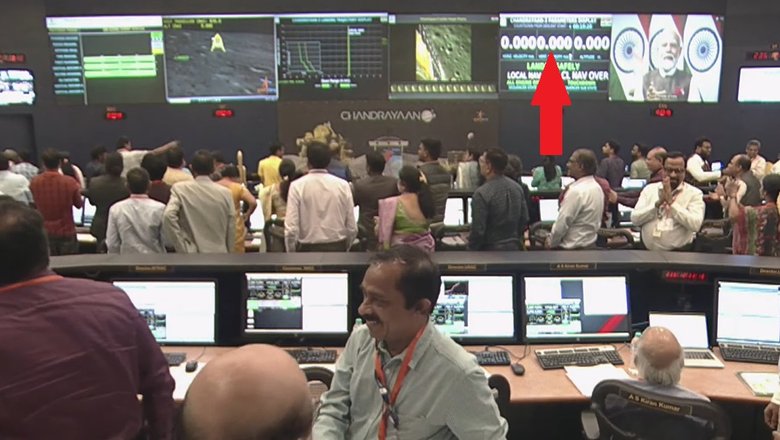 На экране все нули — посадка прошла успешно. Аппарат достиг Луны. Фото: ISRO