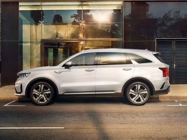 slide image for gallery: 25815 | Kia Sorento