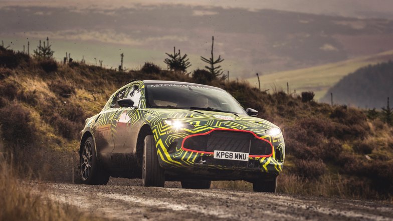 slide image for gallery: 23870 | Первый кроссовер Aston Martin