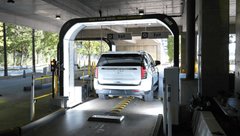 Система автоматического анализа состояния автомобиля фирмы UVeye, которое испоульзует прокатная контора Hertz