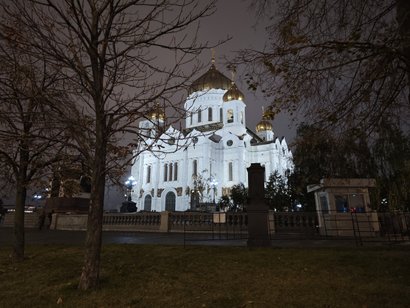 Храм Христа Спасителя ночью