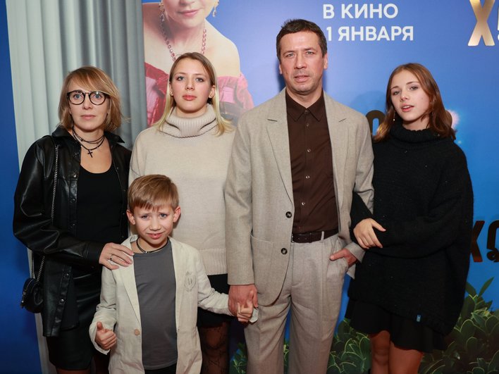 Андрей Мерзликин с женой и детьми Андрей Мерзликин с женой и детьми