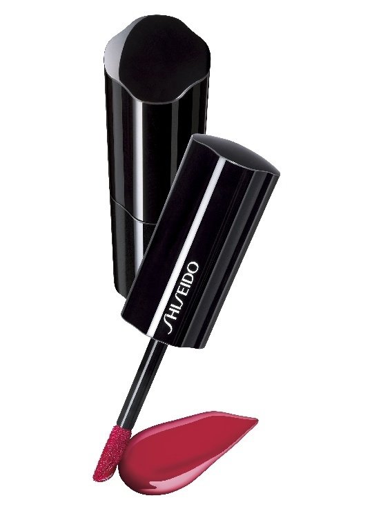 Лак для губ Lacquer Rouge, Shiseido, 1299 руб.