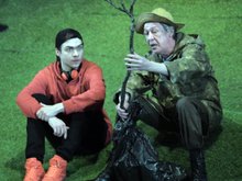 Михаил Ефремов с сыном Николаем в спектакле, 2020 год