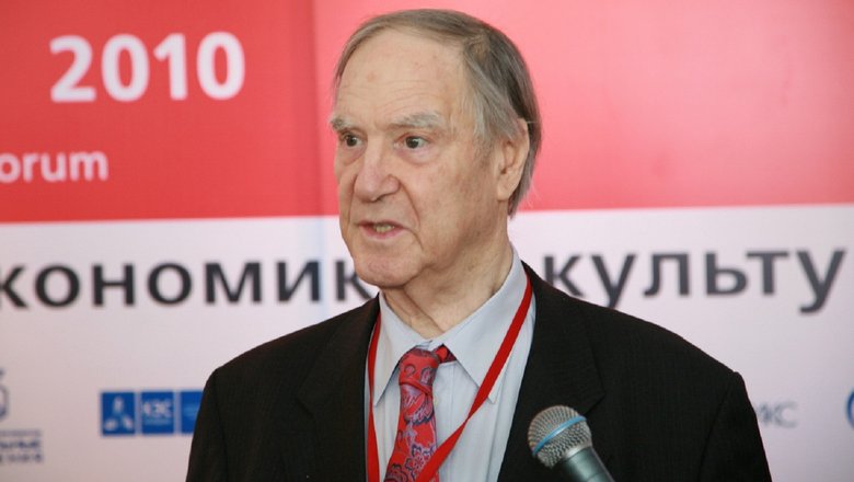 Сергей Капица