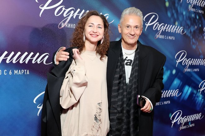 Олег Меньшиков с женой на премьере фильма «Роднина», фото: пресс-служба Олег Меньшиков с женой на премьере фильма «Роднина», фото: пресс-служба