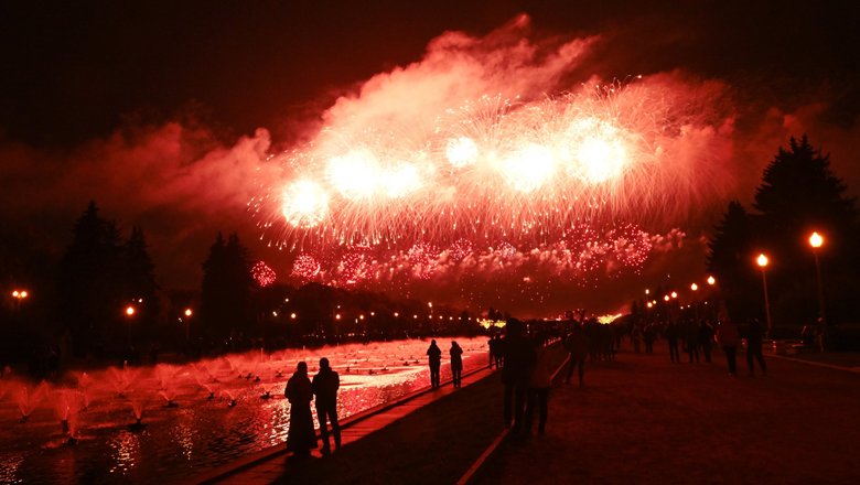 Салют на День Победы Салют на День Победы