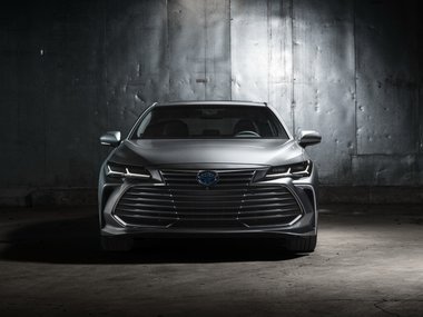 slide image for gallery: 23499 | Toyota Avalon