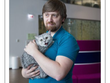 Алексей Кузнецов и шотландская прямоухая кошка Элис.