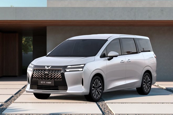 Представлен дешевый конкурент Lada Largus: авто сняли на фото Представлен дешевый конкурент Lada Largus: авто сняли на фото
