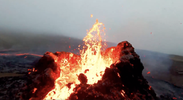Вулкан Фаградалсфьяль в Исландии. Фото: скриншот из видео пользователя Bjorn Steinbekk в Facebook
