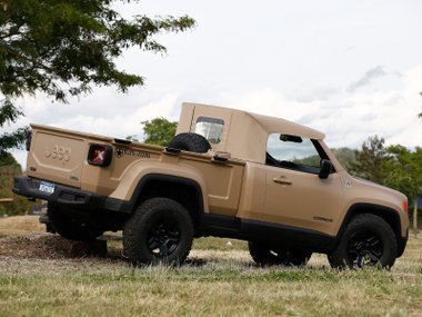 slide image for gallery: 22009 | Jeep Comanche