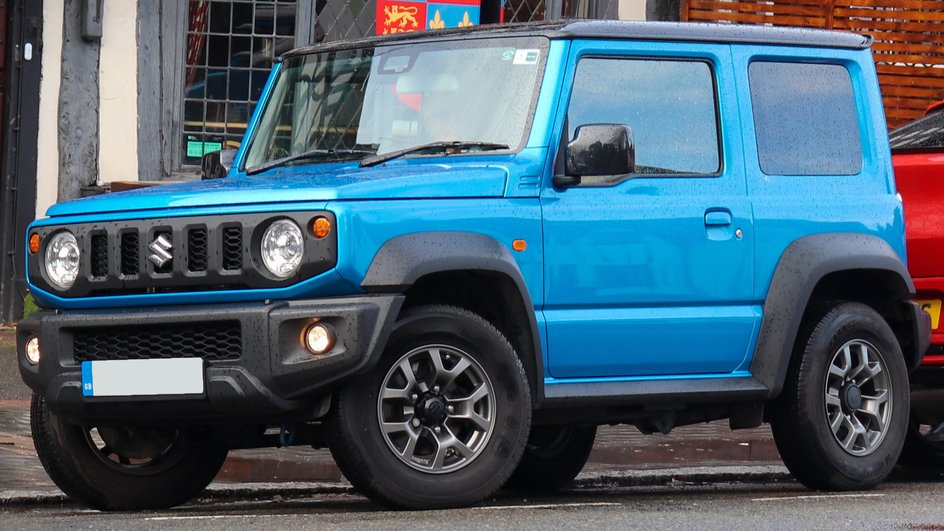 Внедорожник фирмы Suzuki модели Jimny Внедорожник фирмы Suzuki модели Jimny