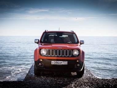 slide image for gallery: 19129 |  Jeep Renegade