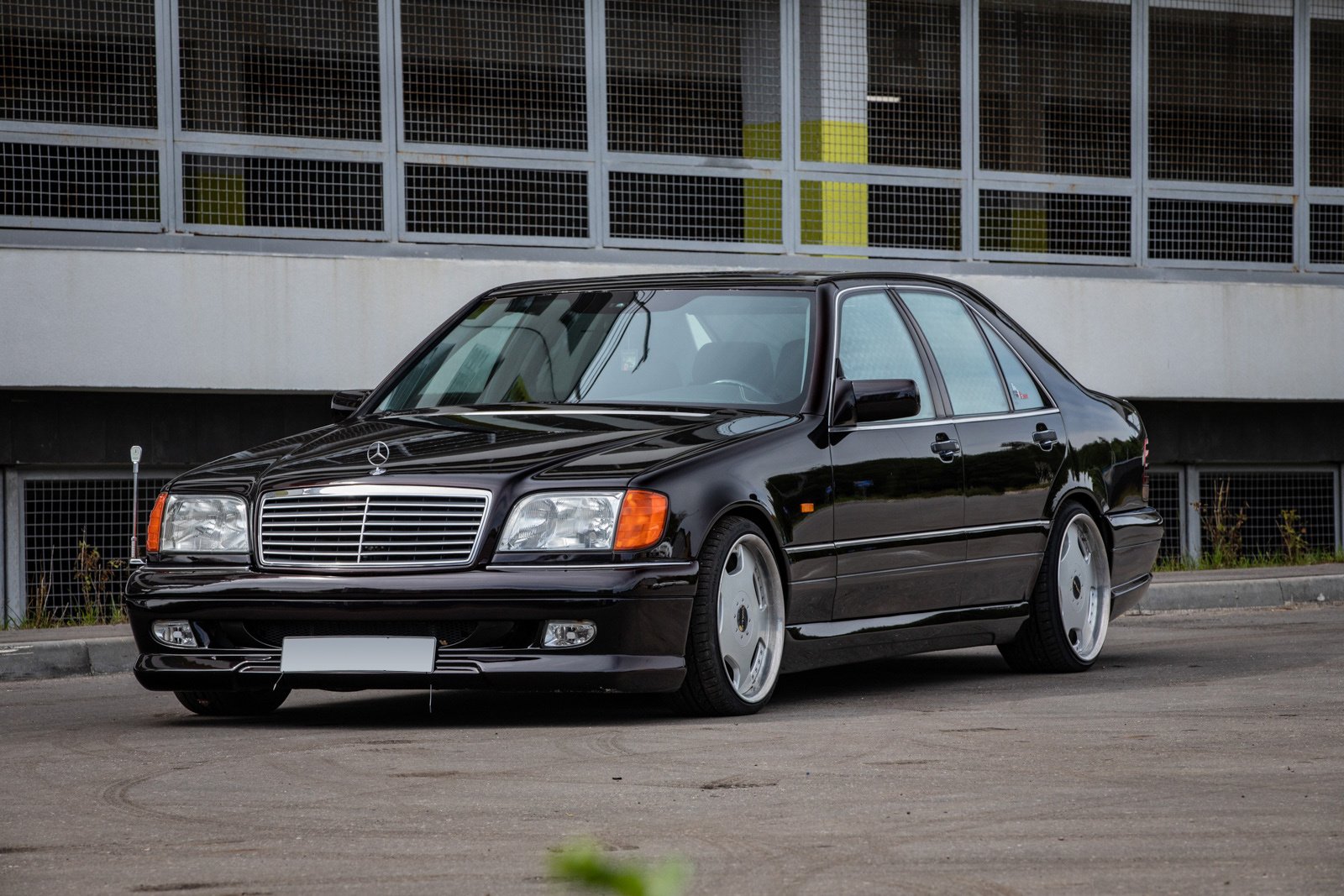 Mercedes-Benz W140: как восстанавливали легенду 90-х