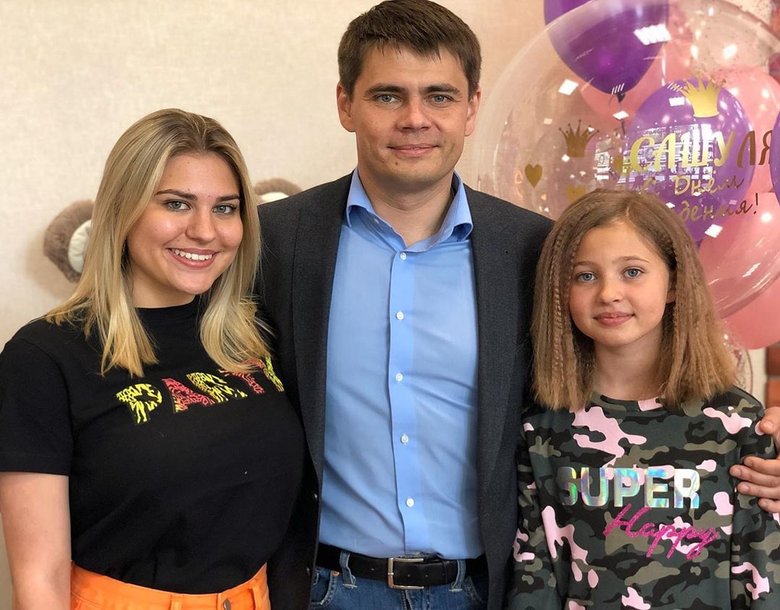 Сергей Боярский с дочерьми