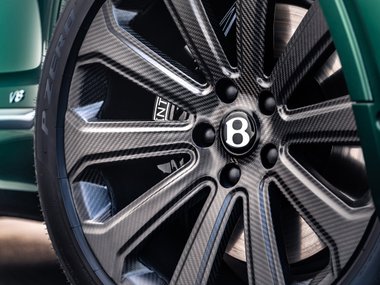 slide image for gallery: 28330 | Bentley показала самые большие карбоновые диски в мире