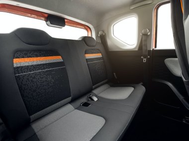 slide image for gallery: 26050 | Hong Guang Mini EV